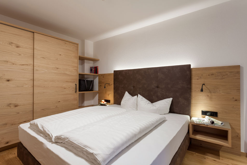 4 Hotel Dreisonnenhof Fiss Apart Sattelkopf Schlafzimmer